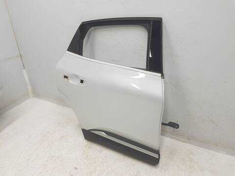 Foto 3ª: Puerta Trasera Derecha Renault Arkana TECHNO 130CV 97KW
