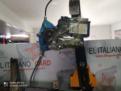 Foto 3ª: Elevalunas Manual Trasero Izquierdo Audi A4 2.0 BERLINA 130CV 96KW [ALT] (2003)