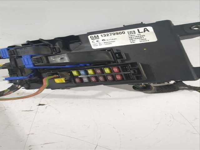 Foto 3ª: Caja Reles Fusibles Opel Corsa 1.3 CDTI L08 L68) 75CV [A 13 DTC Z 13 DTJ] (2006)