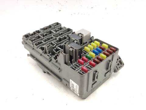 Foto 2ª: Caja Reles Fusibles Honda Crv 2.0 RD5) 150CV 110KW II RD_) [K20A4] (2005)
