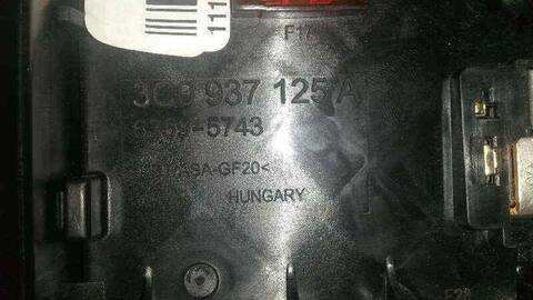 Foto 2ª: Caja Reles Fusibles Volkswagen Passat EDITION BLUEMOTION 105CV 77KW [CAYC] (2013)