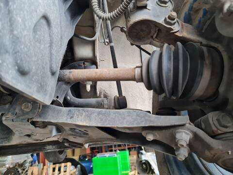 Transmision Delantera Izquierda Kia Carens BASIC 135CV 99KW