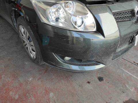 Foto 3ª: Paragolpes Delantero Toyota Auris 1ND (2008)
