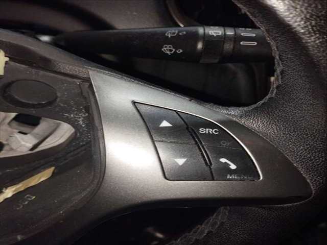 Foto 3ª: Volante Lancia Y 1.2 CAT 69CV 51KW [169A4000] (2012)