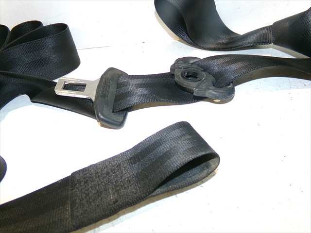 Foto 3ª: Cinturón Delantero Derecho Audi A3 1.6 TDI MODELO 8P,2008-2012 [CAY] (2012)