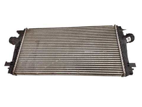 Intercooler Opel Astra 1.6 CDTI 69)