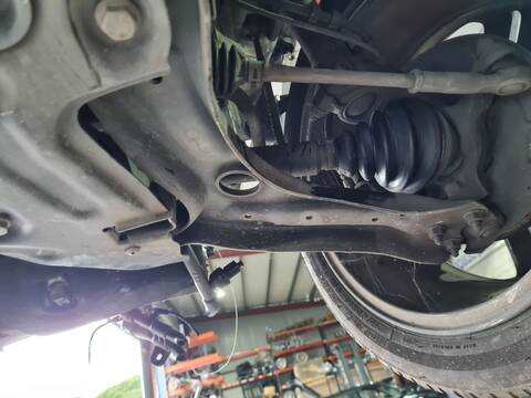 Foto 1ª: Brazo Suspension Delantero Derecho Volkswagen Polo ADVANCE 90CV 66KW [CAYB] (2014)