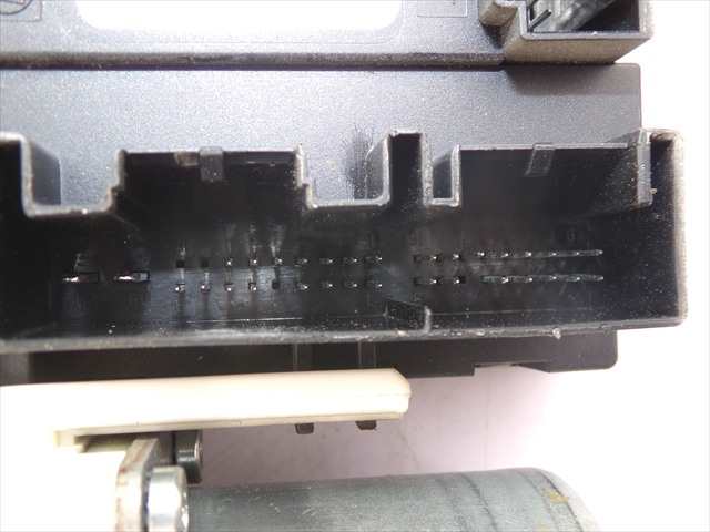 Foto 3ª: Elevalunas Eléctrico Delantero Derecho Volkswagen Golf 2.0 TDI MODELO PLUS,2004-2009 [BKD] (2005)