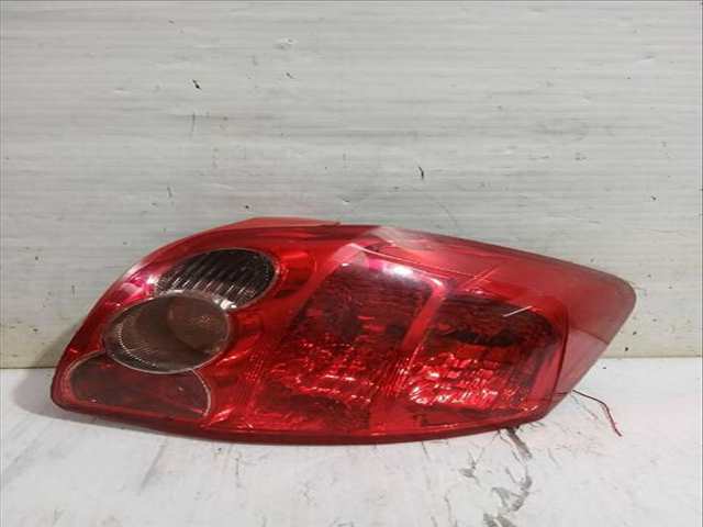 Foto 1ª: Piloto Trasero Derecho Toyota Auris 1.33 DUAL-VVTI NRE150_) 101CV [1NR-FE] (2006)