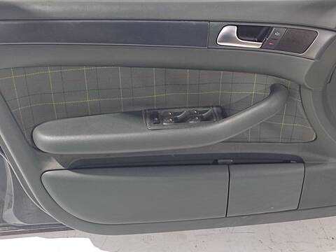 Foto 3ª: Puerta Delantera Izquierda Audi A6 2.5 TDI QUATTRO BERLINA 180CV 132KW [BAU] (2001)