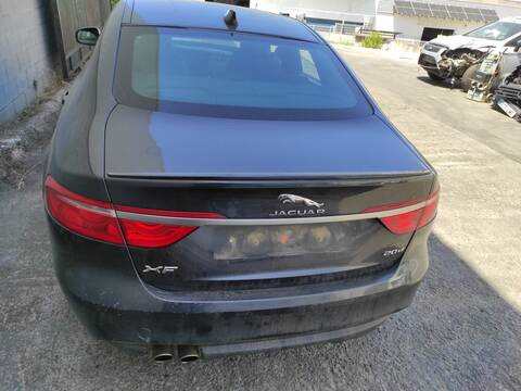 Portón Jaguar XF 204DTH