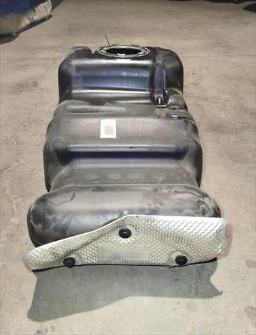 Foto 4ª: Deposito de Combustible Nissan Navara 2.3 TD D23 [YS23] (2018)