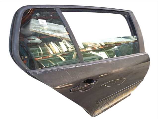 Foto 2ª: Puerta Trasera Derecha Volkswagen Golf 1.6 102CV (2003)