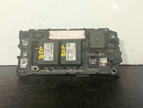 Caja Reles Fusibles Toyota Auris HYBRID ACTIVE