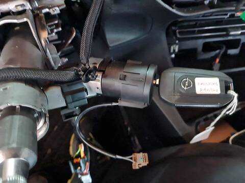 Foto 2ª: Antirrobo Opel Mokka 1.2 76) 136CV 100KW [HN09] (2025)