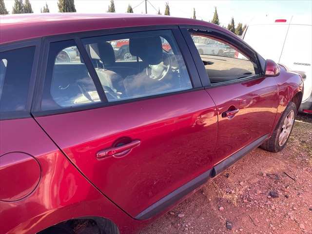 Foto 3ª: Puerta Trasera Derecha Renault Megane 1.5 DCI 110cv [K9KJ8] (2013)