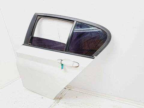 Foto 2ª: Puerta Trasera Izquierda Bmw Serie 1 114 1.5 12V TD 116CV 85KW [B37D15A] (2016)