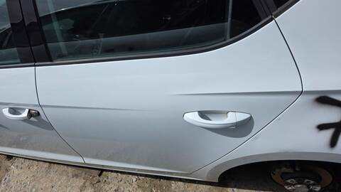 Foto 2ª: Puerta Trasera Izquierda Seat Leon STYLE 105CV 77KW (2012)
