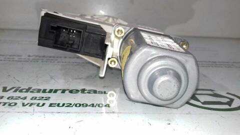 Foto 3ª: Elevalunas Eléctrico Delantero Izquierdo Audi A6 2.4 BERLINA 177CV 130KW [BDW] (2005)