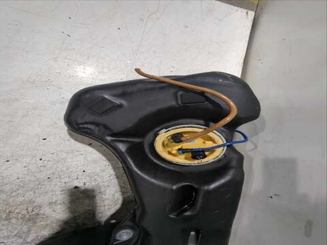 Foto 2ª: Deposito de Combustible Bmw Serie 1 114 120 D 177CV [N47 D20 A N47 D20 C] (2003)