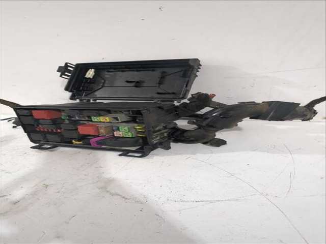 Foto 2ª: Caja Reles Fusibles Opel Corsa 1.3 CDTI L08 L68) 75CV [A 13 DTC Z 13 DTJ] (2006)