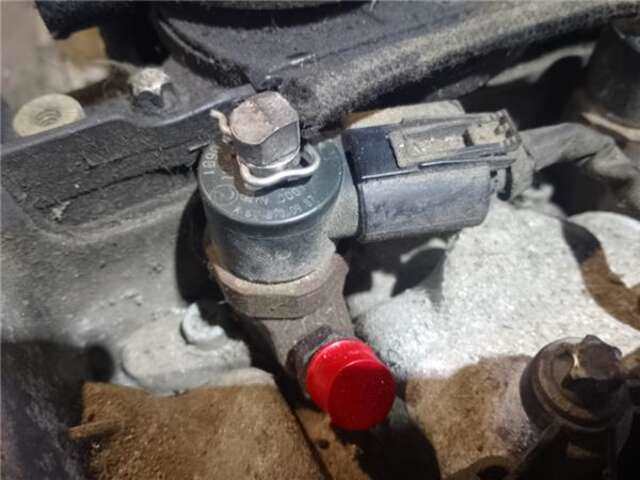 Foto 2ª: Inyectores Mercedes Clase E 180 E 320 CDI (210.026) [OM 613.961]