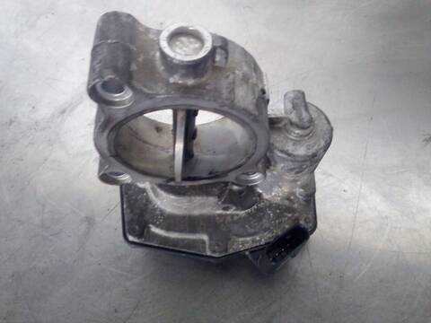 Foto 3ª: Caja Mariposa Toyota Verso COMFORT 112CV 82KW [N47C16A] (2015)