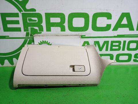 Guantera Volkswagen Golf ADVANCE 105CV