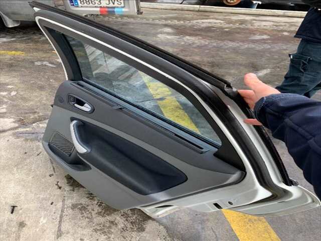 Foto 2ª: Puerta Trasera Derecha Ford Mondeo 2.0 TDCI140CV [QXBA] (2008)