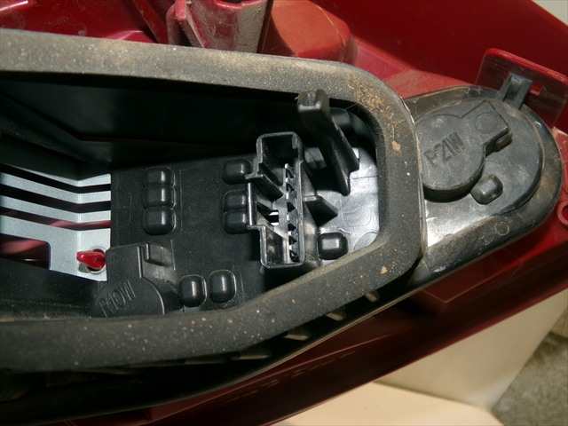 Foto 4ª: Piloto Trasero Derecho Peugeot 207 1.4 HDI 2006-2014 [8HZ] (2009)