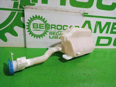 Foto 2ª: Deposito Limpiaparabrisas Volkswagen T-Roc BASIS 110CV [DLAA] (2021)