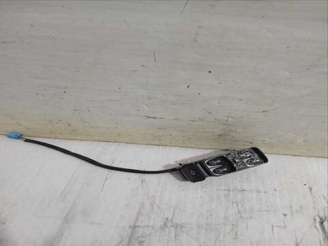 Foto 2ª: Botonera Elevalunas Mercedes Clase C 160 CLK 240 209.361) 170CV [M 112.912] (2002)