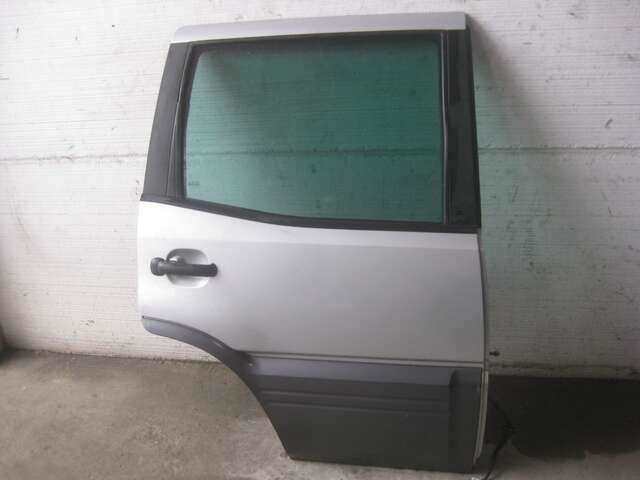 Foto 2ª: Puerta Trasera Derecha Nissan Terrano 3.0 TDI (2002)