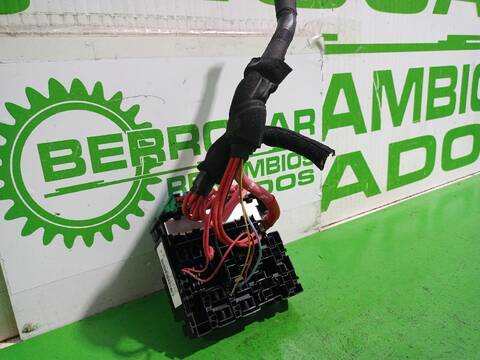 Foto 2ª: Caja Reles Fusibles Renault Laguna RENAULT LAGUNA III GRANDTOUR 109CV [K9K780] (2007)