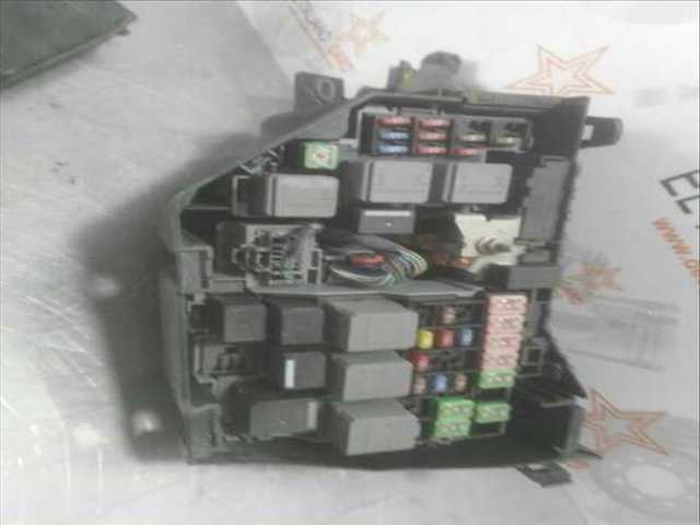 Foto 3ª: Caja Reles Fusibles Ford Mondeo TITANIUM 140CV 103KW [QXBA] (2007)