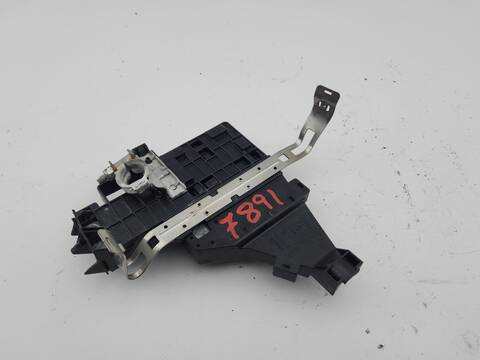 Caja Reles Fusibles Dacia Duster ESSENTIAL 4WD 116CV 85KW
