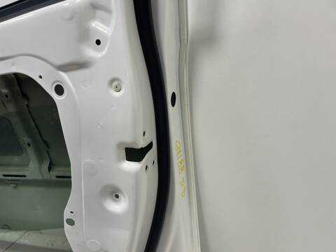 Foto 3ª: Puerta Delantera Derecha Kia Carens G4FD (2015)