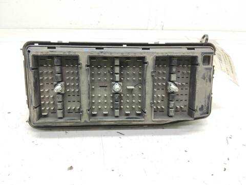 Foto 3ª: Caja Reles Fusibles Chevrolet Captiva 2.0 VCDI LT 150CV 110KW [Z20S] (2007)