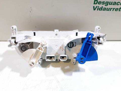 Foto 2ª: Mando Calefacción A. A. Renault Clio AUTHENTIQUE 73CV 54KW [D4F D7] (2013)