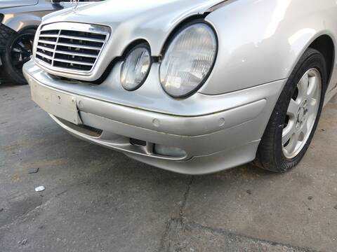 Foto 2ª: Paragolpes Delantero Mercedes Clase CLK 200 2.0 G 163CV 120KW BM 208) COUPE 111956 (2001)