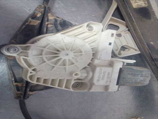 Foto 2ª: Elevalunas Manual Trasero Izquierdo Audi A4 143CV 105KW (2007)