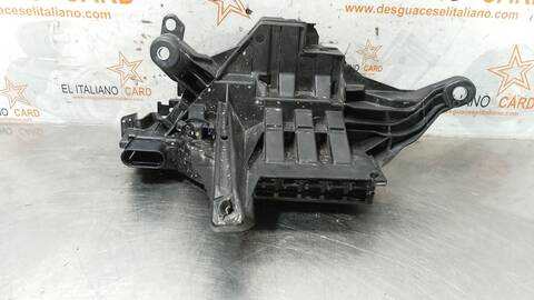 Foto 2ª: Caja Reles Fusibles Mercedes Clase E 180 E 220 D 213.004) 194CV 143KW [654920] (2018)