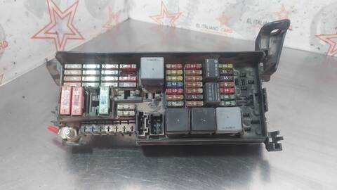 Foto 2ª: Caja Reles Fusibles Mercedes Clase ML 300 3.0 CDI W164) 224CV 165KW AUT. OM642 [OM642940] (2006)