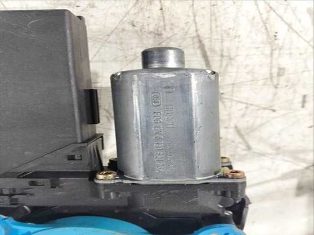Foto 2ª: Elevalunas Eléctrico Delantero Derecho Audi A4 2.0 FSI 150CV [AWA] (2001)