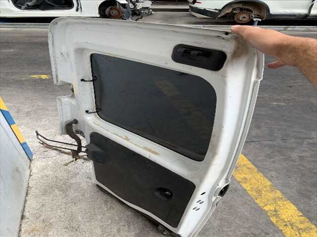 Foto 2ª: Puerta Trasera Derecha Citroen Berlingo 2.0 HDI (2002)