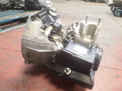 Foto 2ª: Caja Cambios Ford Fiesta XUJB (2015)