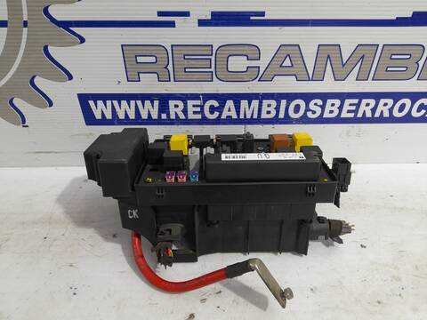 Caja Reles Fusibles Opel Astra 1.7 16V CDTI 101CV 74KW