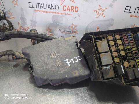 Foto 2ª: Caja Reles Fusibles Ford Fiesta TREND 95CV 70KW [TZJB] (2011)