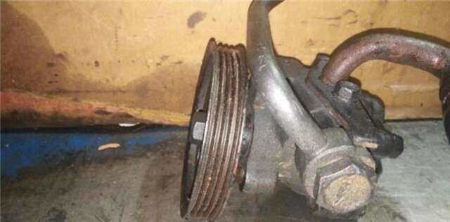 Foto 2ª: Bomba Servodireccion Hyundai H1 2.5 TD [D4BH]