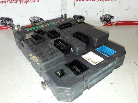 Foto 3ª: Caja Reles Fusibles Peugeot 207 SPORT 1.6 16V TURBO 150CV (2006)